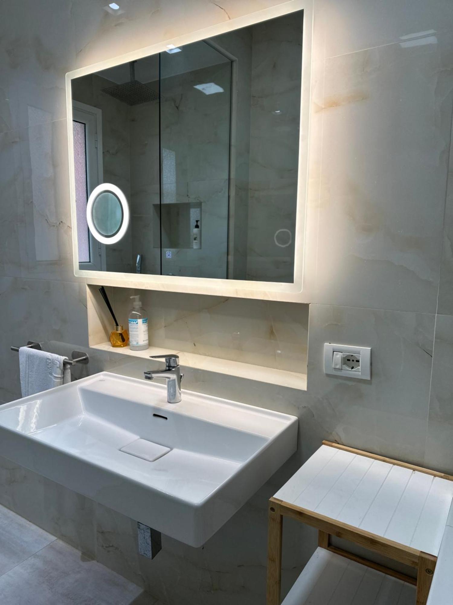 Lungomare Luxury Sea View Vlora