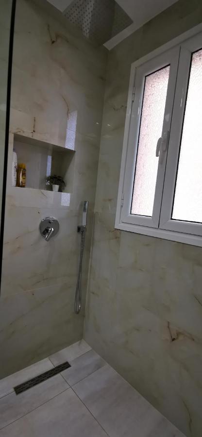 Lägenhet Lungomare Luxury Sea View Vlorë