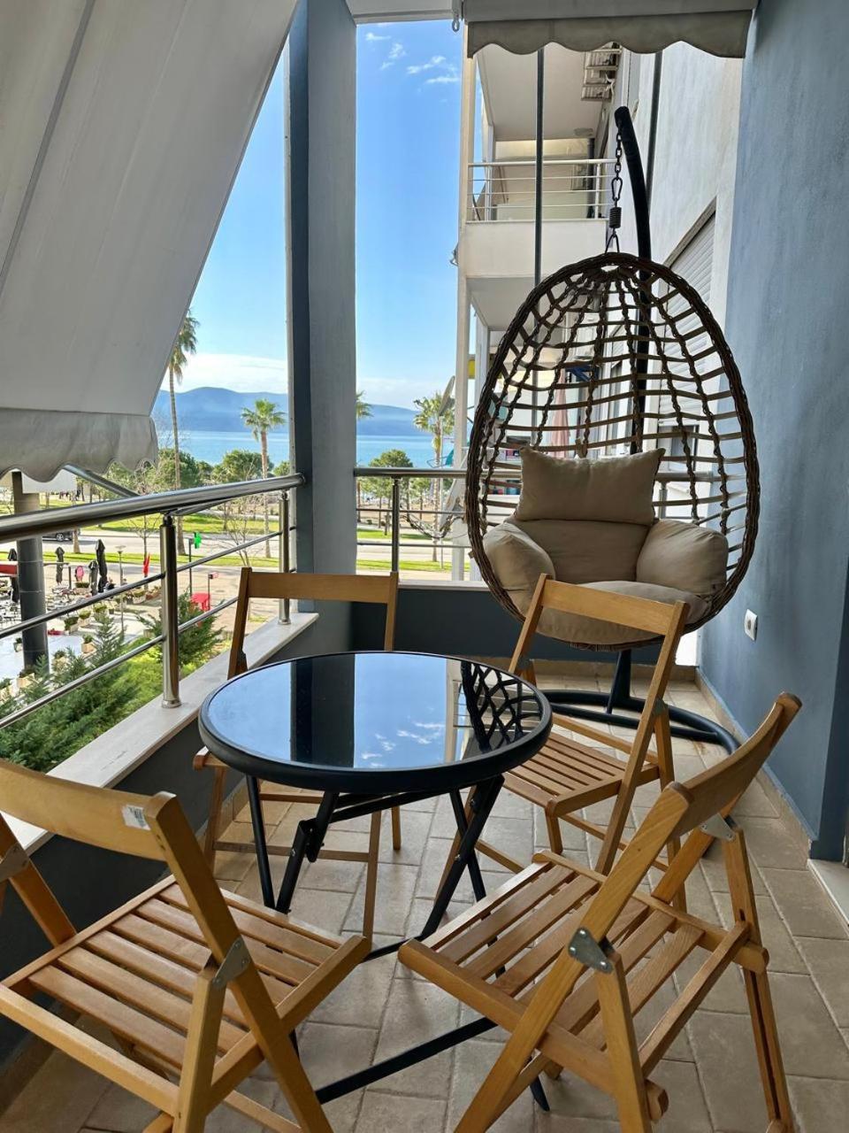 Lungomare Luxury Sea View Lägenhet Vlorë