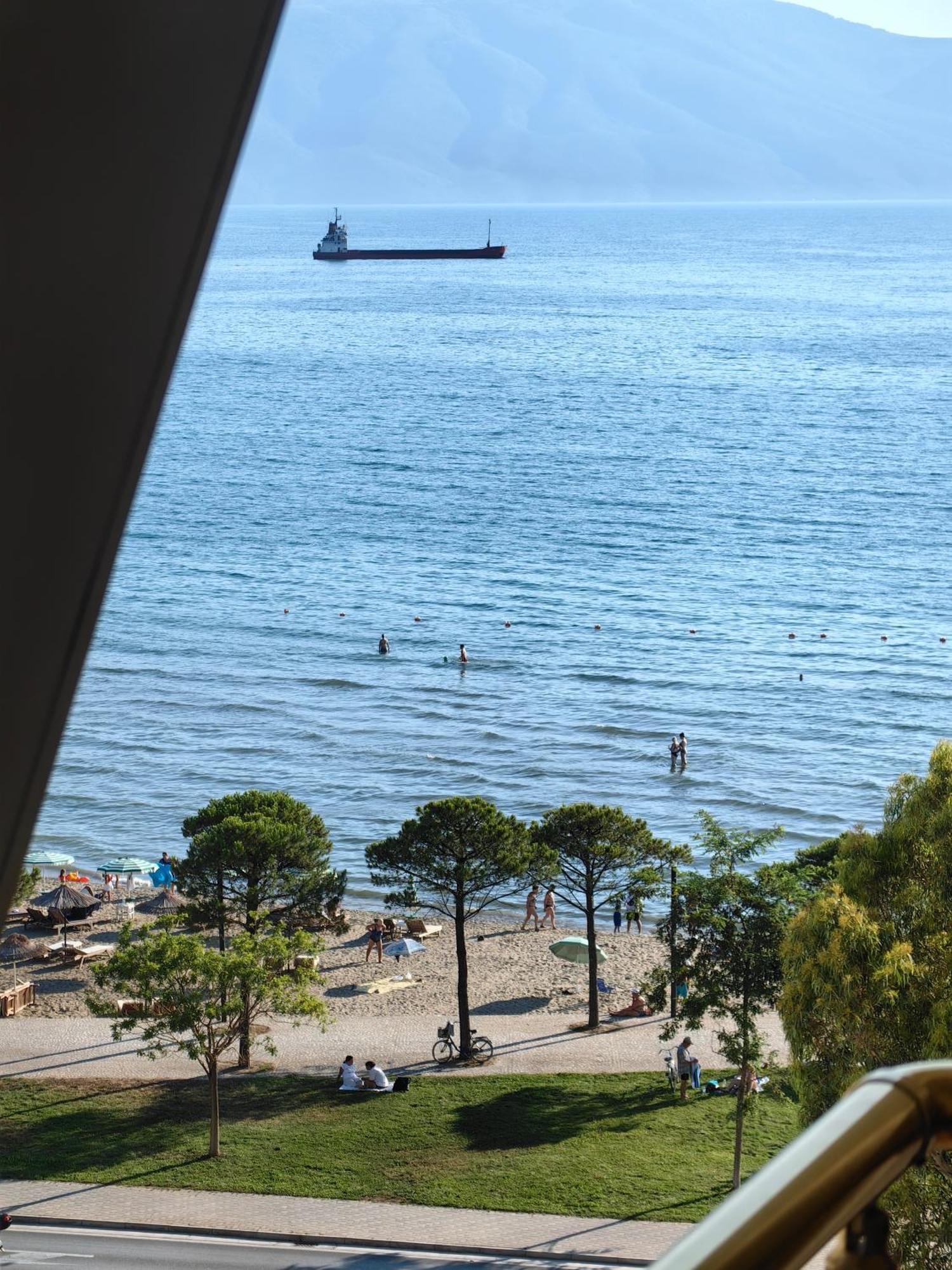 Lägenhet Lungomare Luxury Sea View