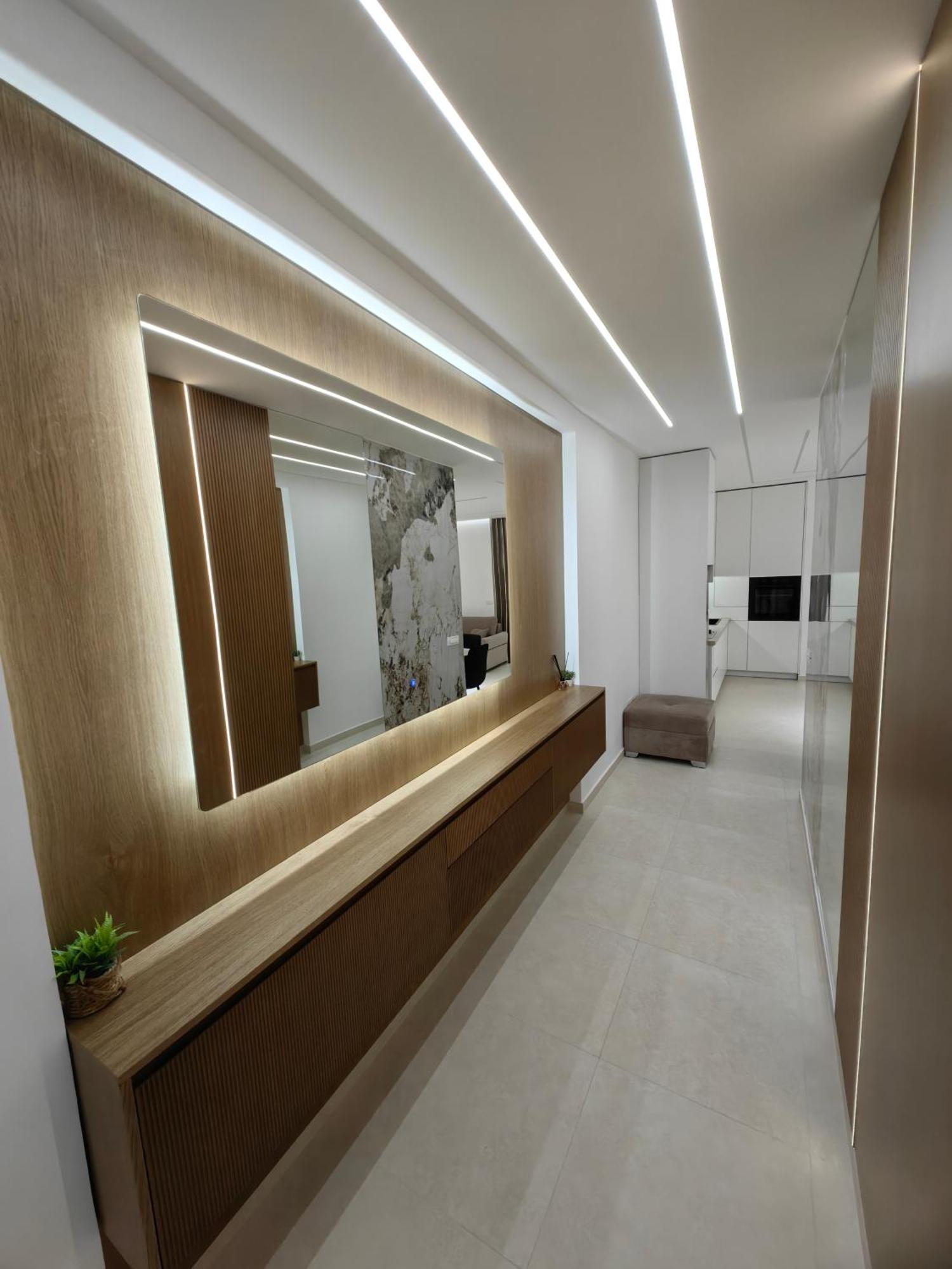 Lungomare Luxury Sea View Lägenhet Vlorë